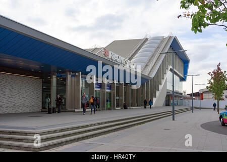 Den nördlichen Eingang des Bahnhofs neu gebauten lesen Stockfoto