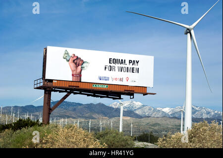 Billboard Unterstützung gleich Zahlen für Frauen in der Wüste in der Nähe von Palm Springs Stockfoto