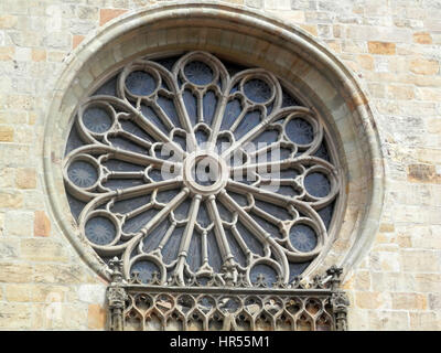 Runde Glasfenster der Kirche Osnabrück Stockfoto