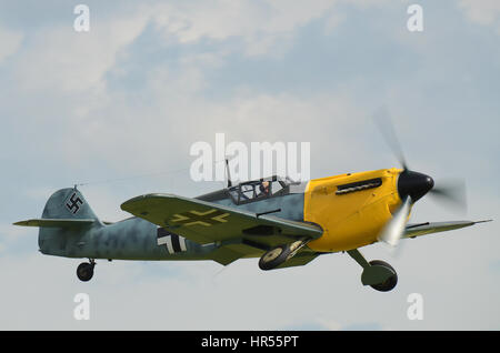 Hispano Buchon gebaut Spanisch Messerschmitt Bf109, auf der Flying Legends Air Show im IWM Duxford Stockfoto