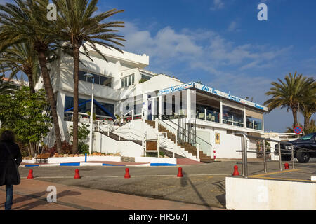 Café Bar Levante, Hafen, Hafen, Marina, Marbella, Andalusien, Südspanien. Stockfoto