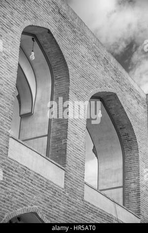 Bewegungsunschärfe in Iran alten Fenster in der Nähe der Moschee und antiken Bau Stockfoto