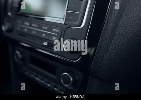 Auto Multimedia und Lautstärke-Regler Stockfoto