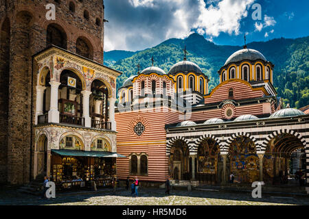 Kloster des Heiligen Ivan von Rila, besser bekannt als das Rila-Kloster ist das größte und bekannteste östlich-orthodoxen Kloster in Bulgarien. Stockfoto