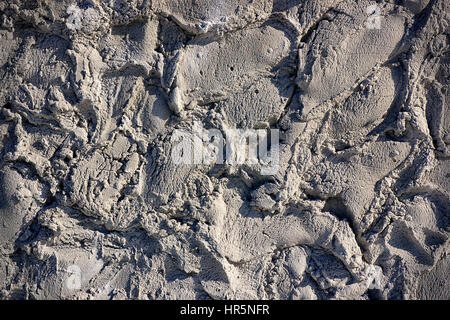 Betonwand mit ein starkes Relief. Gut geeignet für den Hintergrund. Stockfoto