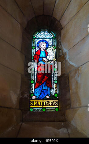 Glasmalerei von St. Matthæus (Matthäus) Evangelist Buckfast Abbey Devon England UK Stockfoto