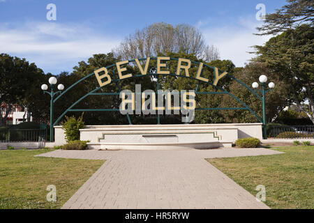 Beverly Hills, Kalifornien, USA - 5. Januar 2011: Berühmte Beverly Hills Parkschild. Stockfoto