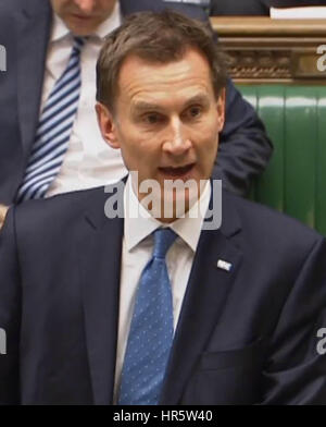 Gesundheitsminister Jeremy Hunt ist ein Statement, dem House Of Commons in London nach der NHS mehr als die Hälfte eine million Stücke von Patienten vertrauliche medizinische Korrespondenz, einschließlich Behandlungspläne und Krebs Testergebnisse verlegt. Stockfoto