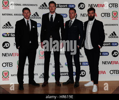 (links nach rechts) Walisische Spieler Simon Church, Wayne Hennessey, Chris Gunter und Joe Ledley teilnehmen die UK-Premiere von Don't Take Me Home, die Geschichte von Wales Reise bis ins Halbfinale der UEFA Euro 2016, das Vue West End, London. Stockfoto