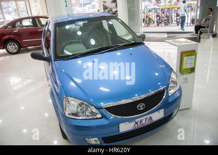 Luxus, Auto, Showroom im Zentrum von Kalkutta, Calcutta, West-Bengalen, West, Bengalen, Indien, Indian, Asien, asiatisch. Stockfoto