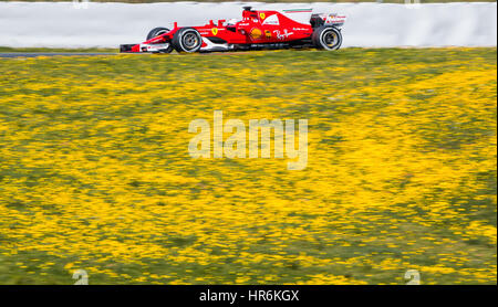 Bracelona, Deutschland. 27. Februar 2017. Deutsche Formel1 pilot Sebastian Vettel Ferrari in der SF70H-Rennwagen bei der Formel1 pre-Season Tests auf der Rennstrecke Circuit de Catalunya in Bracelona, Deutschland, 27. Februar 2017 in Aktion. Die neue Formel1 Saison startet am 26. März 2017 in Australien. Foto: Jens Büttner/Dpa-Zentralbild/Dpa/Alamy Live News Stockfoto
