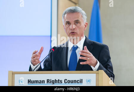 Genf, Schweiz. 27. Februar 2017. Schweizer Aussenminister Didier Burkhalter hält eine Rede bei der Eröffnung der 34. Sitzung der Human Rights Council (HRC) in Genf, Schweiz, 27. Februar 2017. Bildnachweis: Xu Jinquan/Xinhua/Alamy Live-Nachrichten Stockfoto