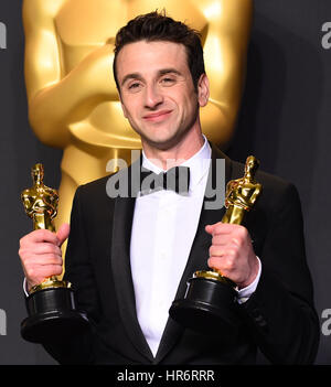 Hollywood, Kalifornien, USA. 26. Februar 2017. Justin Hurwitz im Presseraum an der 89. Annual Academy Awards am Dolby Theater. Bildnachweis: Lisa O'Connor/ZUMA Draht/Alamy Live-Nachrichten Stockfoto