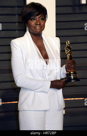 Beverly Hills, Kalifornien. 26. Februar 2017. Viola Davis besucht die 2017 Vanity Fair Oscar Party hosted by Graydon Carter im Wallis Annenberg Center für darstellende Künste am 26. Februar 2017 in Beverly Hills, Kalifornien. | Verwendung Weltweit/Picture Alliance Credit: Dpa/Alamy Live-Nachrichten Stockfoto