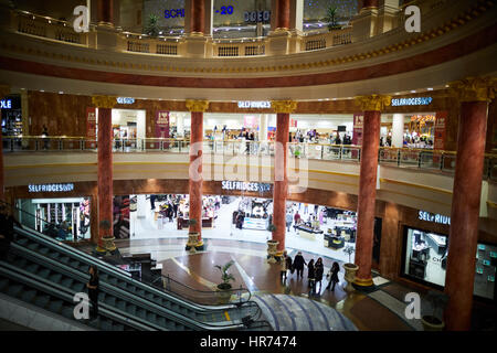 Selfridges inneren Eingang an Intu Trafford Centre Shopping Mall im Zentrum komplexe Dunplington, Manchester, England, UK. Stockfoto