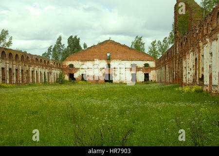 Majestätischen Ruinen von Stallungen und Sitz der Husaren des 19. Jahrhunderts 2 Stockfoto