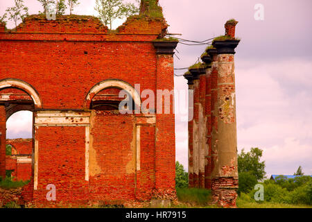 Majestätischen Ruinen von Stallungen und Sitz der Husaren des 19. Jahrhunderts 2 Stockfoto