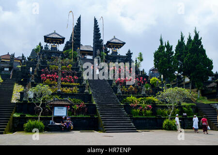 Eingang zu den wichtigsten Gehäuse von Pura Besakih, der größten und heiligsten Balinesische Tempel Komplex, in der Nähe von Mount Agung (Gunung Agung, Bali, Indonesien. Stockfoto