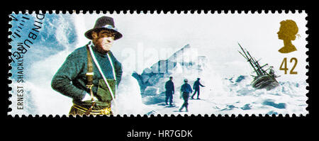 Vereinigtes Königreich - CIRCA 2003: Eine gebrauchte Briefmarke gedruckt in Großbritannien feiert britischen Entdecker Ernest Shackleton Antarktis Entdecker und das Wrack Stockfoto