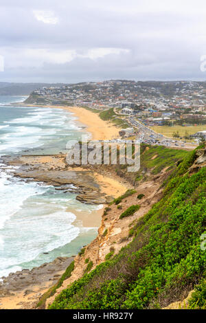 Newcastle, New South Wales, Blick nach Süden, entlang der Strände inklusive Bar Strand und Merewether Beach, Australien Stockfoto