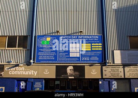 Drehkreuze im Goodison Park Stadium, Heimat des FC Everton Football Club. Liverpool Vereinigtes Königreich. Stockfoto