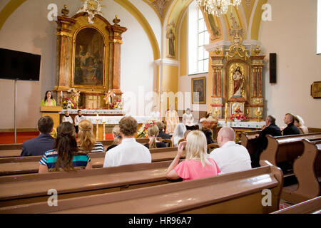 Slowakische Hochzeitstag in der evangelischen Kirche Stockfoto