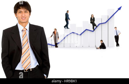 Business-Mann vor einer Gruppe von Geschäftsleuten mit einem Diagramm für Wachstum und Erfolg - auf einem weißen Hintergrund isoliert Stockfoto