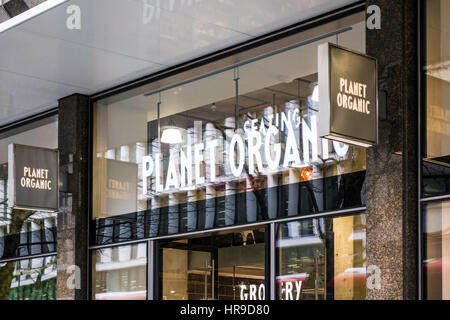 Planet-Bio Café-Restaurant-Shop speichern auf Tottenham Court Road, London, UK Stockfoto