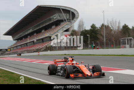 McLaren Fahrer Stoffel Vandoorne tagsüber zwei des Tests vor der Formel1 Saison 2017 auf dem Circuit de Catalunya, Barcelona. Stockfoto