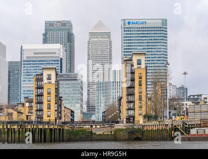 Banken in Canary Wharf, London, einer der beiden Finanzplätze der Stadt. Stockfoto