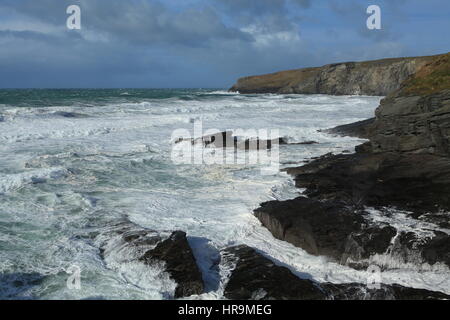 Trebarwith Strand, Nordcornwall, Wintersturm Stockfoto