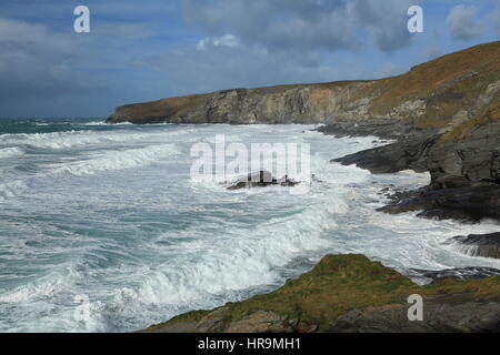 Trebarwith Strand, Nordcornwall, Wintersturm Stockfoto