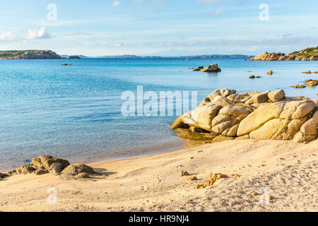 Blick Monti di Rena Strand in La Maddalena Insel, Nationalpark Archipel la Maddalena, Sardinien, Italien Stockfoto