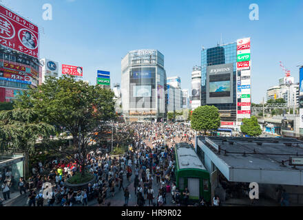 Shibuya ist eine spezielle Station in Tokio, Japan. Ab 1. Mai 2016 hat es eine geschätzte Bevölkerung von 221.801 und einer Bevölkerungsdichte von 14.679,09 Menschen. Stockfoto