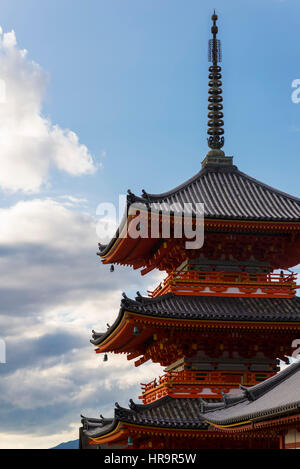 Kiyomizu-Dera, offiziell Otowa-San Kiyomizu-Dera ist eine unabhängige buddhistischer Tempel im Osten Kyoto. Der Tempel ist Teil der historischen Denkmäler von Stockfoto