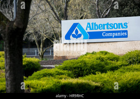 Ein Logo Zeichen außerhalb einer Einrichtung von Albertsons Companies Inc., in Pleasanton, Kalifornien, am 18. Februar 2017 besetzt. Stockfoto