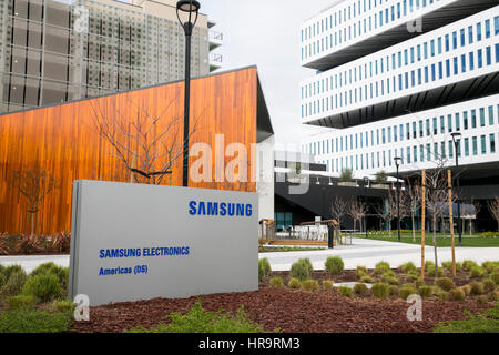Ein Logo Zeichen außerhalb einer Einrichtung von Samsung Electronics America, Inc., in San Jose, Kalifornien, am 18. Februar 2017 besetzt. Stockfoto