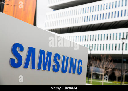 Ein Logo Zeichen außerhalb einer Einrichtung von Samsung Electronics America, Inc., in San Jose, Kalifornien, am 18. Februar 2017 besetzt. Stockfoto