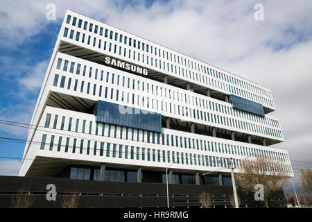 Ein Logo Zeichen außerhalb einer Einrichtung von Samsung Electronics America, Inc., in San Jose, Kalifornien, am 18. Februar 2017 besetzt. Stockfoto