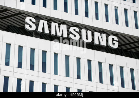 Ein Logo Zeichen außerhalb einer Einrichtung von Samsung Electronics America, Inc., in San Jose, Kalifornien, am 18. Februar 2017 besetzt. Stockfoto