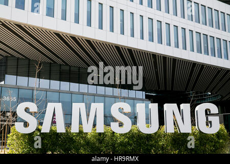 Ein Logo Zeichen außerhalb einer Einrichtung von Samsung Electronics America, Inc., in San Jose, Kalifornien, am 18. Februar 2017 besetzt. Stockfoto