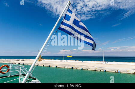 Nationalflagge Griechenlands am Fahnenmast Stockfoto