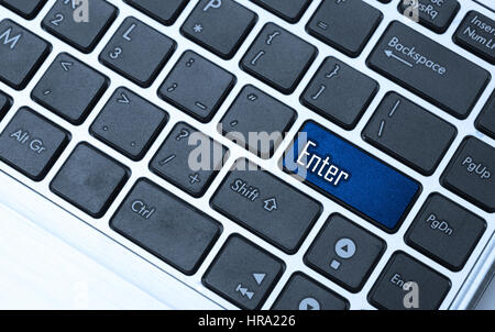 Tastatur mit blauen Taste - eingeben Stockfoto