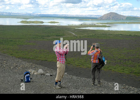 Ein Blick auf den See Myvatn, aus dem Krater Hverfjall Vulkan, Island. Stockfoto