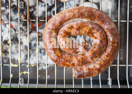 Boerewors Kochen auf einem Barai in Simbabwe. Stockfoto