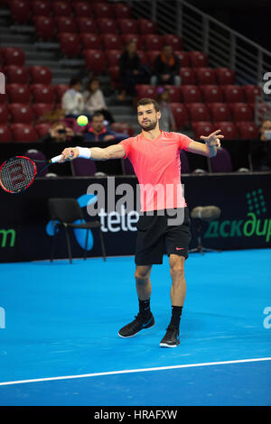 Sofia, Bulgarien - 27. November 2015: Sofia, Bulgarien, Training auf Grigor Dimitrov für demonstrative Match in der Arena Armeec Hall, Sofia, Bulgarien Stockfoto