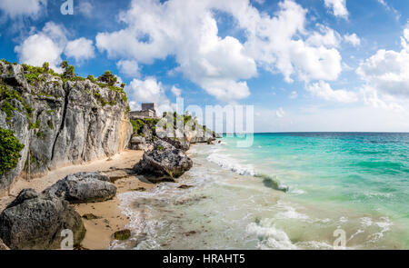 Panoramablick von El Castillo und Karibik Strand - Maya-Ruinen von Tulum, Mexiko Stockfoto