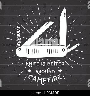 Vintage Label, Hand gezeichnete multifunktionale Taschenmesser, Grunge, texturierte Wandern und camping Ausrüstung Werkzeug, Retro-Abzeichen oder T-shirt Typografie design wi Stock Vektor