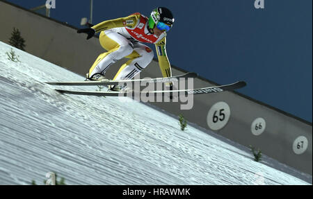 Lahti, Finnland. 28. Februar 2017. Slowenische Sportlerin Domen Prevc in Aktion bei der nordischen Ski-WM in Lahti, Finnland, 28. Februar 2017. Foto: Hendrik Schmidt/Dpa-Zentralbild/Dpa/Alamy Live News Stockfoto