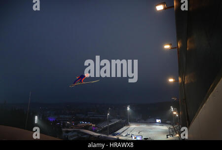 Lahti, Finnland. 28. Februar 2017. Österreichische Sportler Stefan Kraft in Aktion bei der nordischen Ski-WM in Lahti, Finnland, 28. Februar 2017. Foto: Karl-Josef Hildenbrand/Dpa/Alamy Live News Stockfoto